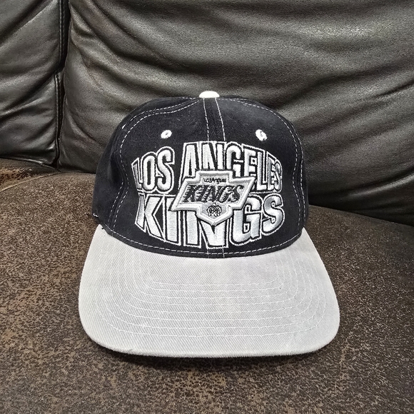 STARTER Other - Vintage STARTER Black and Gray Los Angeles Kings Hat